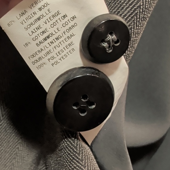 Giorgio Armani Women's blazer. Vintage. 💯 Authentic - Picture 8 of 8